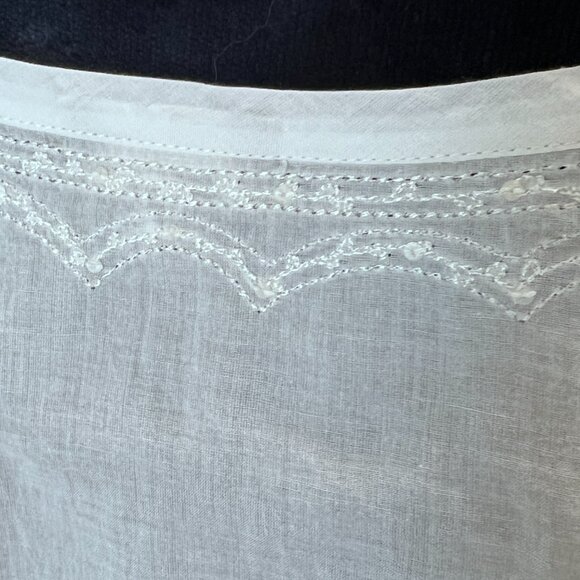 Ann Taylor Womens Top Size 4 Cream Boho Embroidered Semi Sheer V-Neck 3/4 Sleeve - Picture 9 of 11